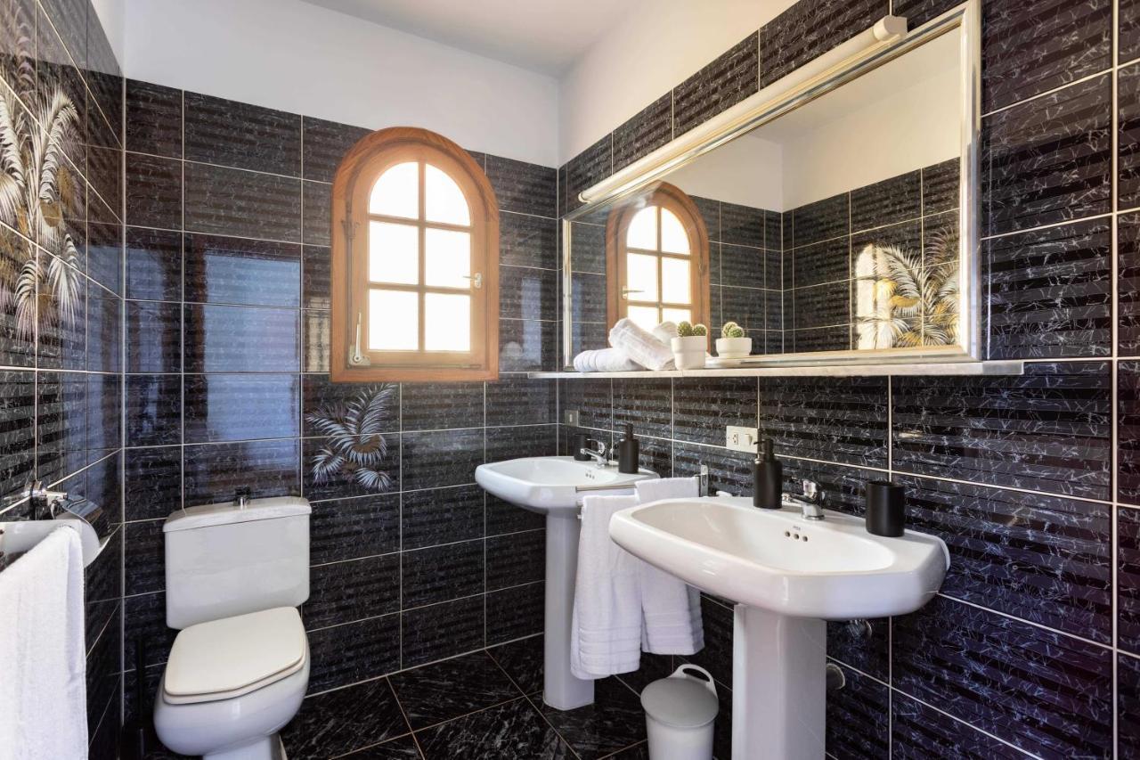 Casa Platano - Private Pool - Ocean View - Bbq - Garden - Terrace - Free Wifi - Child & Pet-friendly - 4 Bedrooms - 8 People Poris de Abona