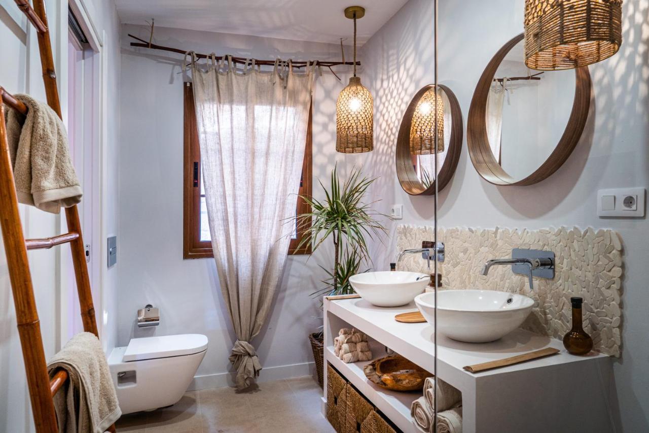 Villa Deluxe Bella Air Con & Heated Pool, Tenerife South Chayofa