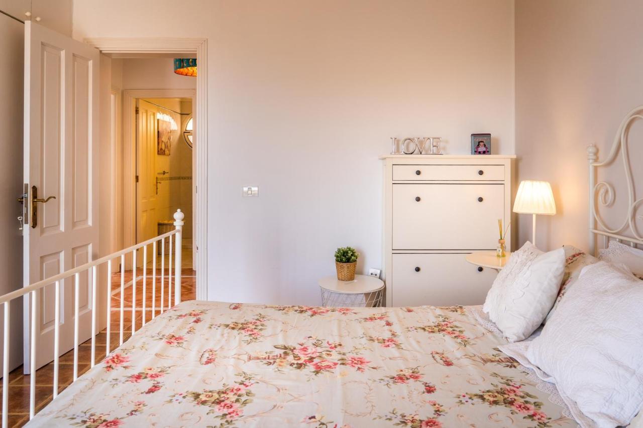 Deluxe Bella Air Con & Heated Pool, Tenerife South Villa *