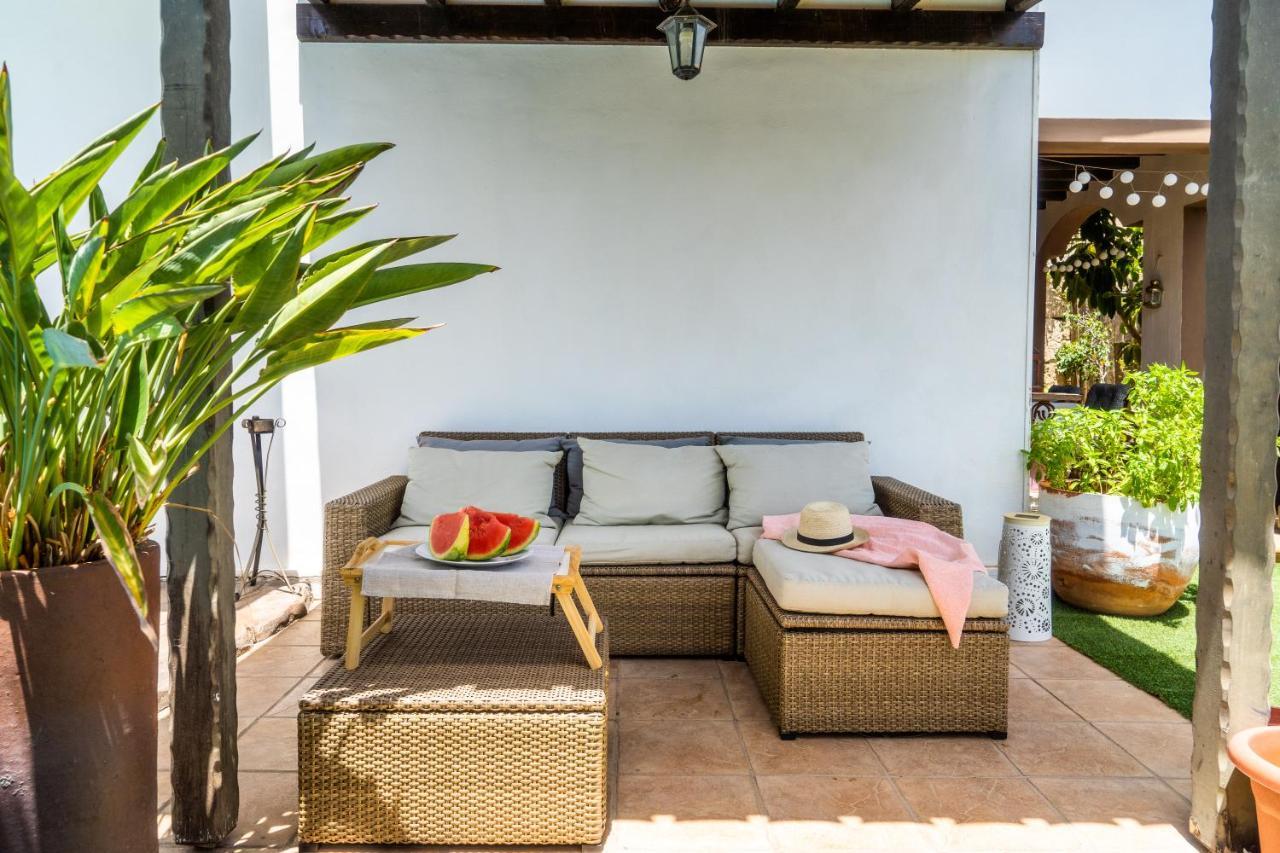 Deluxe Bella Air Con & Heated Pool, Tenerife South Villa *