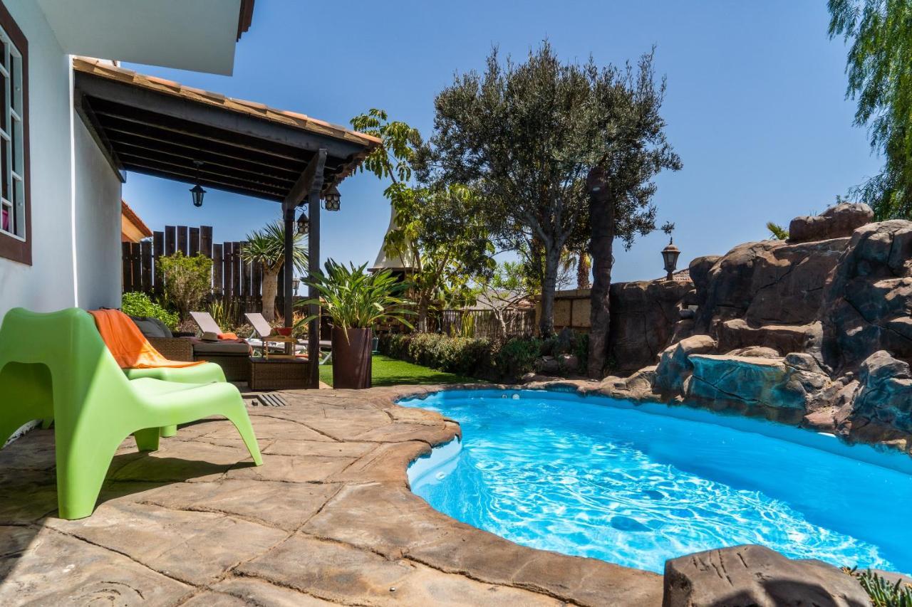 Deluxe Bella Air Con & Heated Pool, Tenerife South Villa