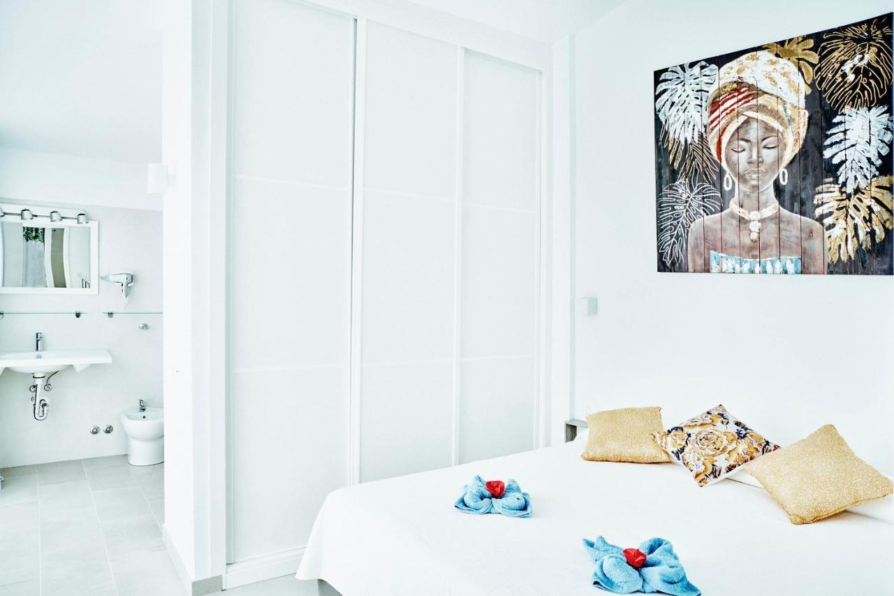 Carla - 3bdr + 3bath In Amarilla Golf Villa