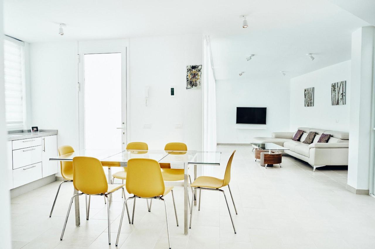 Carla - 3bdr + 3bath In Amarilla Golf Villa