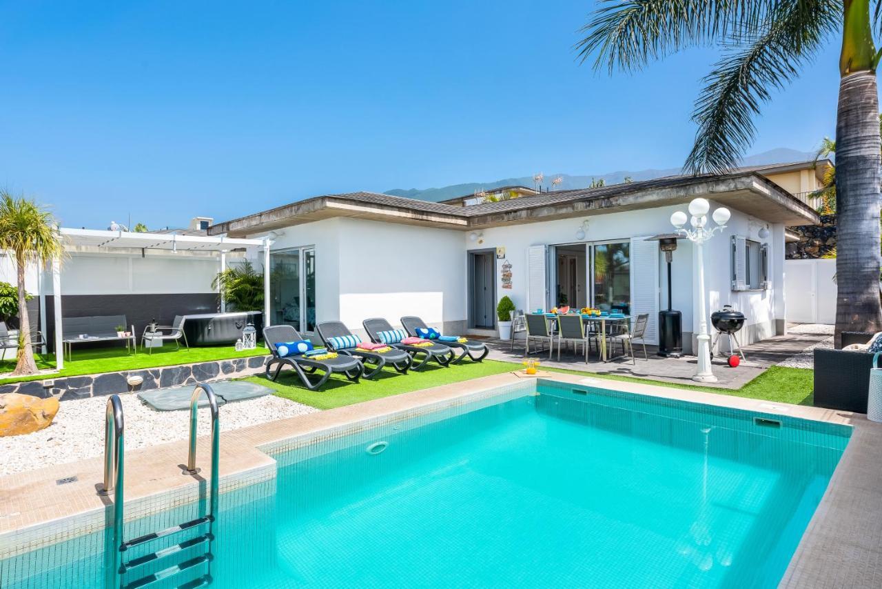 Hébergement de vacances Sara De Lujo Piscina Privada Climatizada *