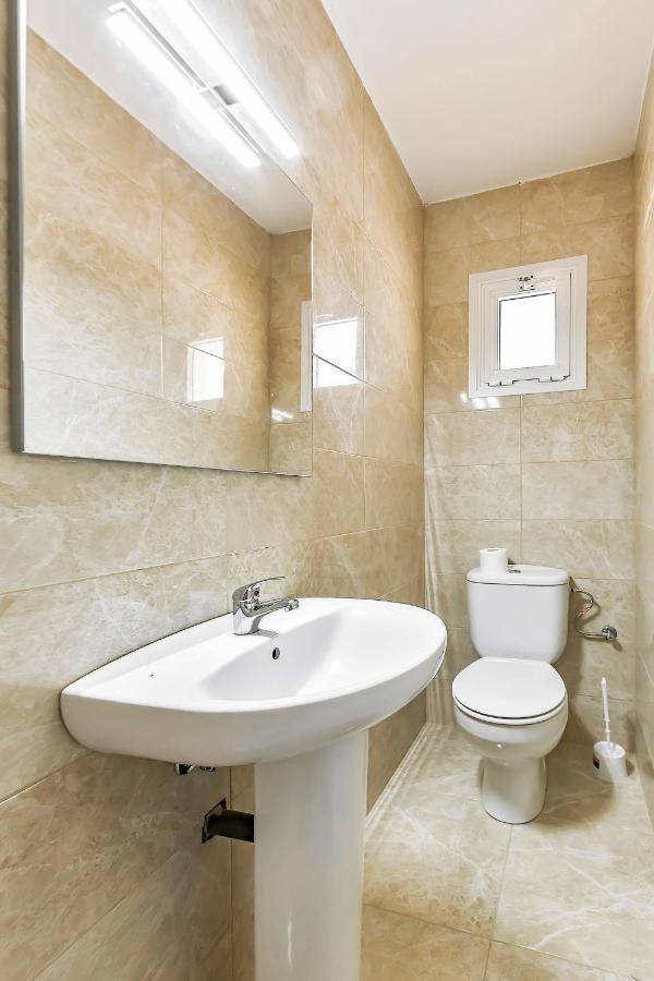 Yellow 3 Bedroom Large For 10 Guests Costa Adeje (Tenerife)