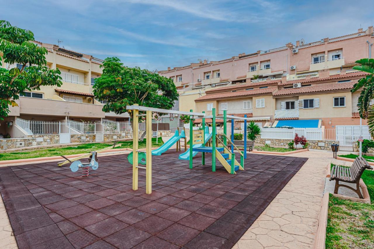 Yellow 3 Bedroom Large For 10 Guests *