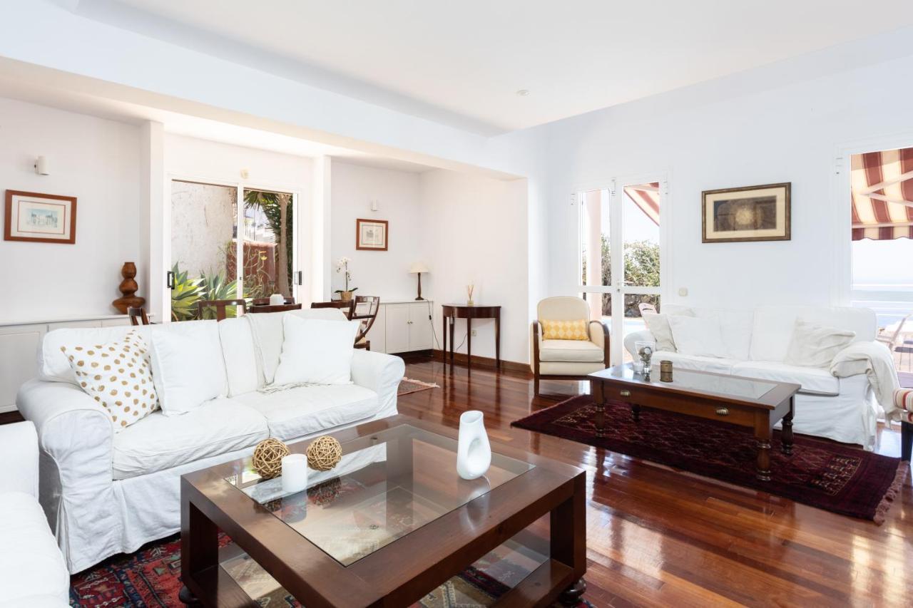Villa Home2book Stunning Raquel, Pool & View