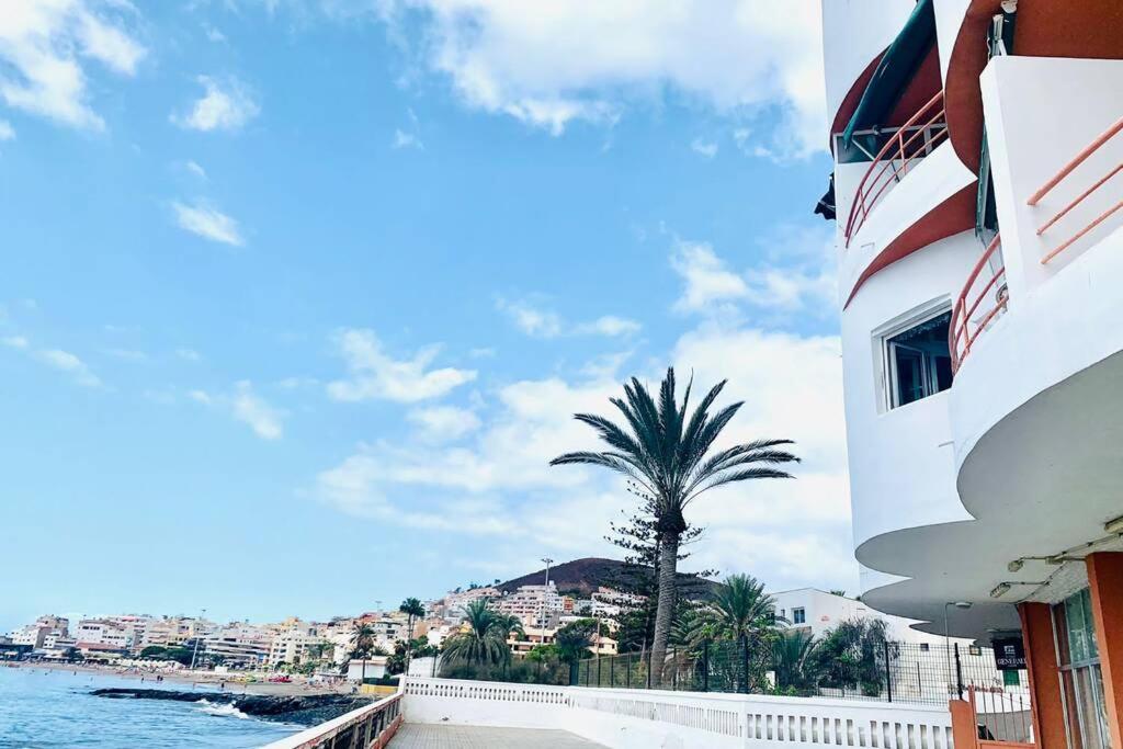 Theatre Box: Ocean Balcony & Stairs To The Sea Appartement Arona (Tenerife)