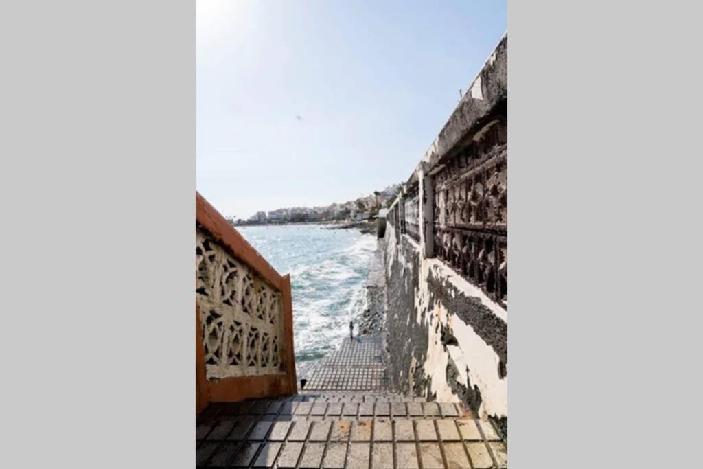 Theatre Box: Ocean Balcony & Stairs To The Sea Appartement