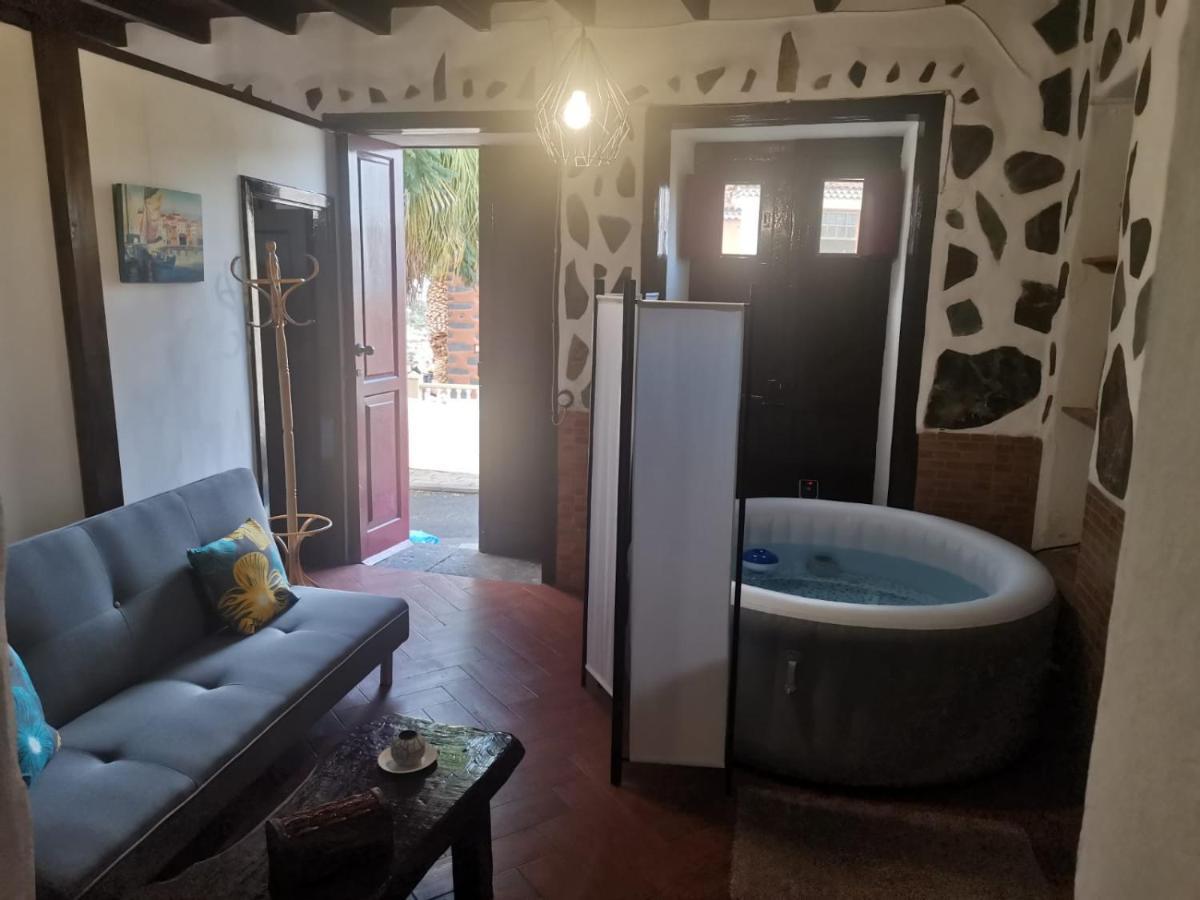 Casita Rural Con Jacuzzi Climatizado. Holiday home *