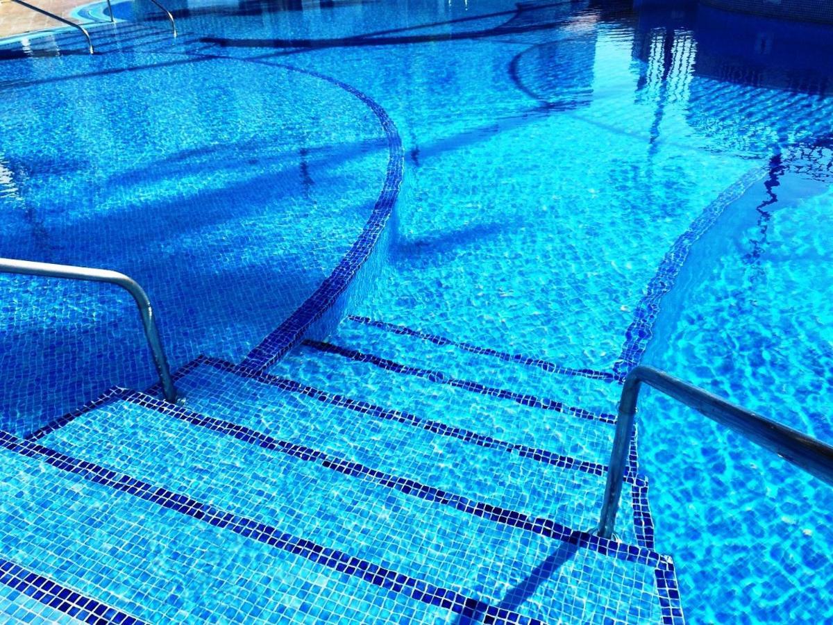 With Large Relax Terrace And Equipment Apartamento *
