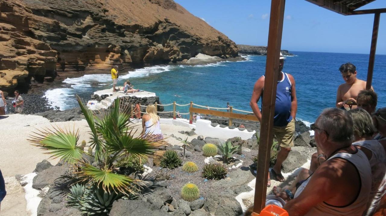 With Large Relax Terrace And Equipment Apartamento *