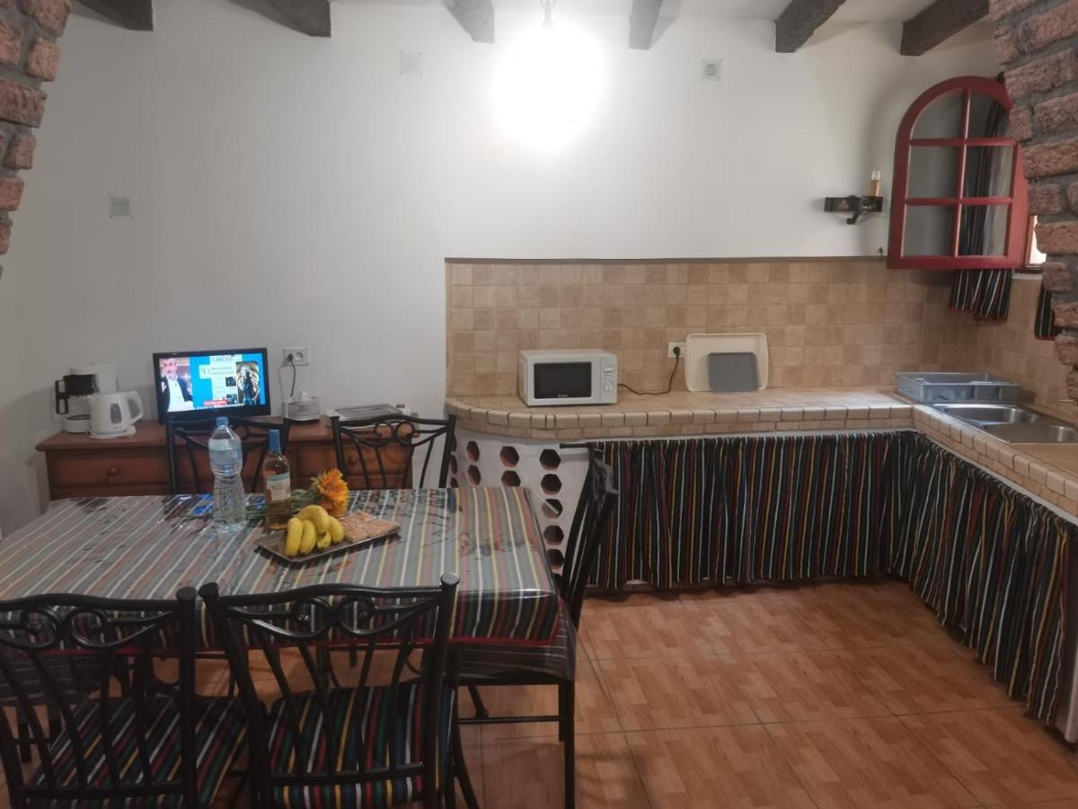 Casita Rural Con Jacuzzi Climatizado. *