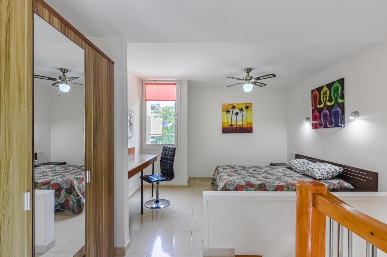 2 Level Apartment, El Cortijo, Americas La45 Apartamento