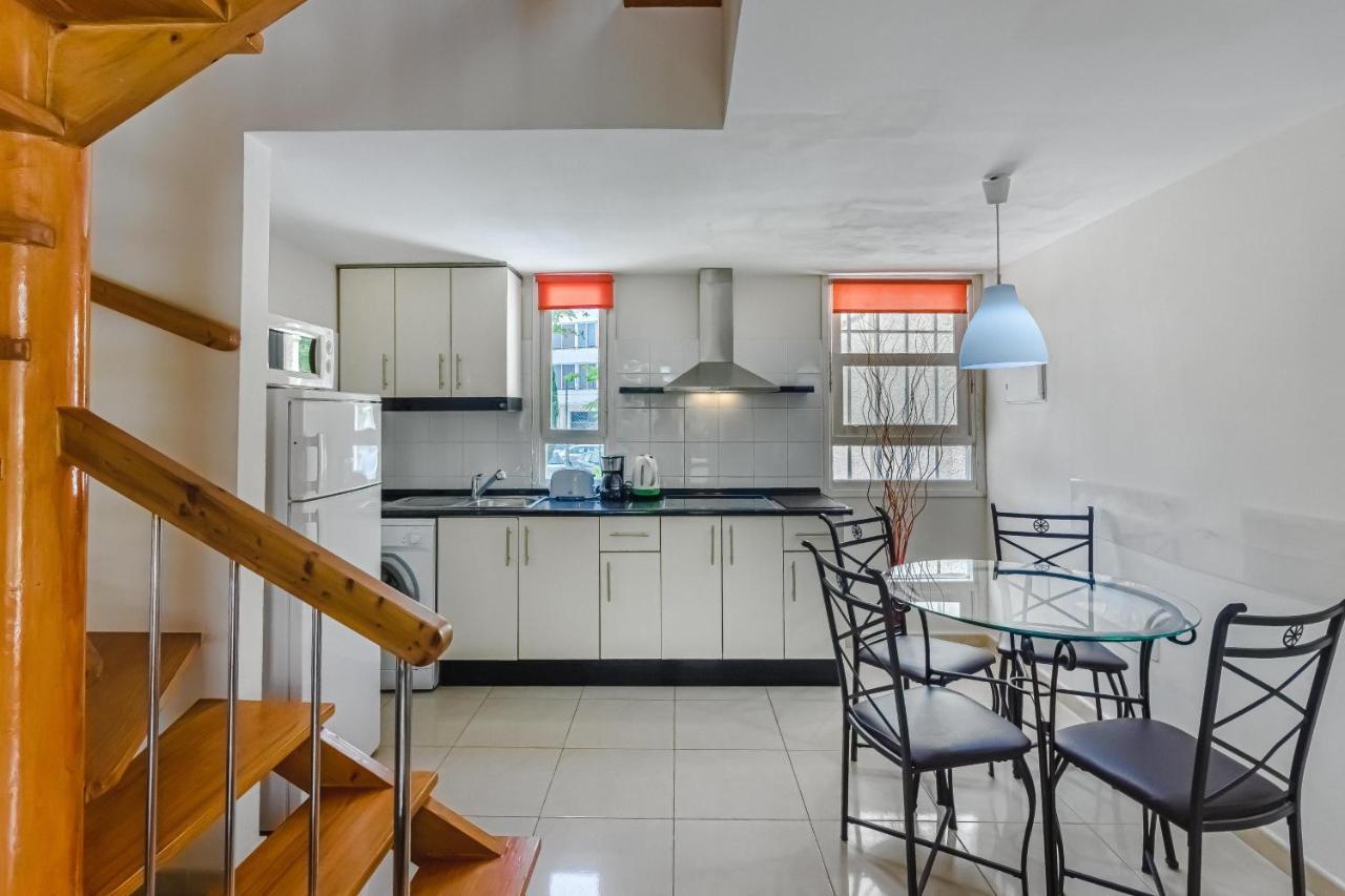 2 Level Apartment, El Cortijo, Americas La45