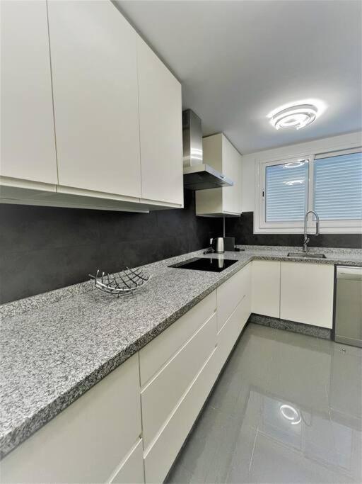 Wonderful Ocean View Townhouse! Ac! Paking! Pa01 *