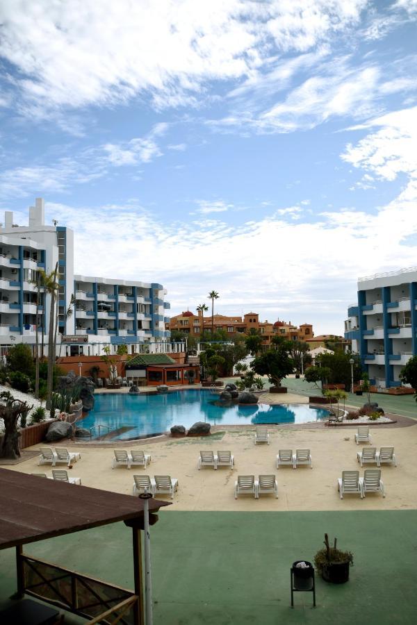 Tropical Green Park - Piscina - Parking - Edificio La Corbeta