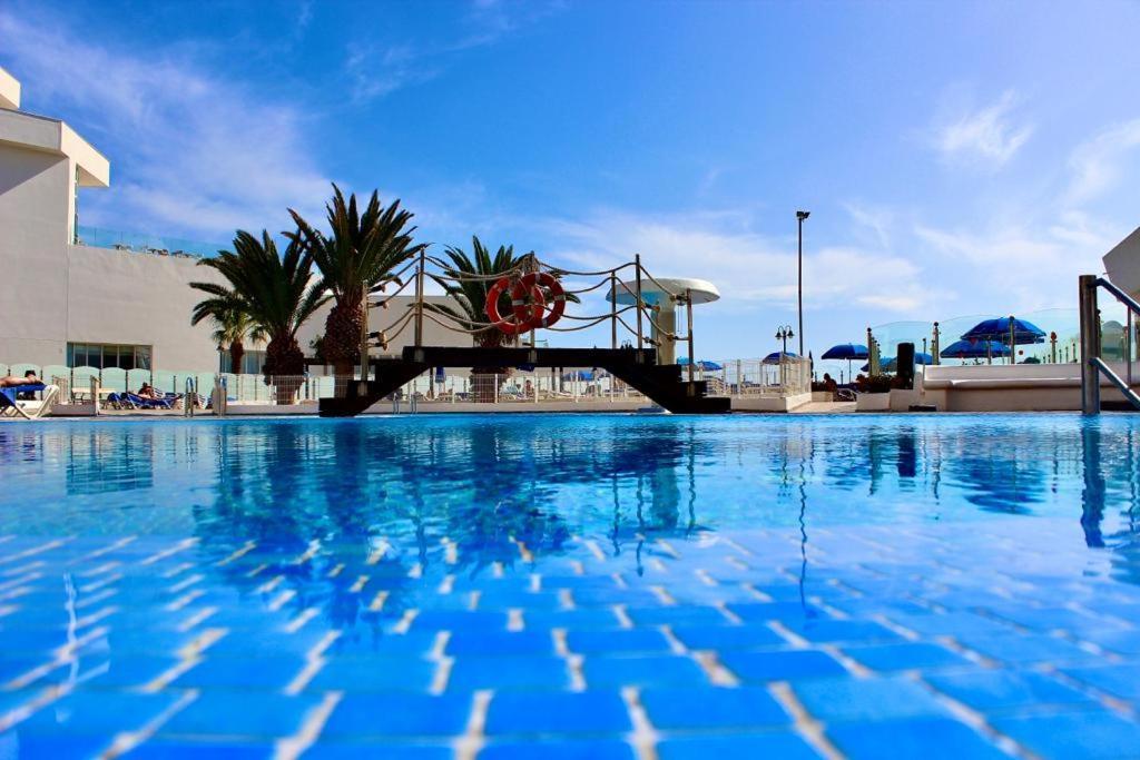 Club Mar- First Line Modern Spacious *