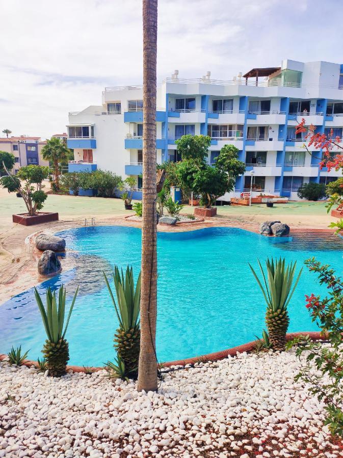 Tropical Green Park - Piscina - Parking - Edificio La Corbeta