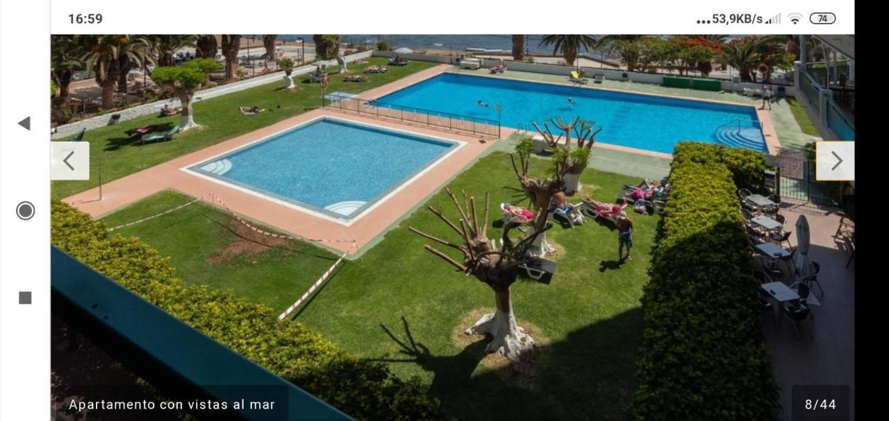 Comodoro Magnífico En La Playa