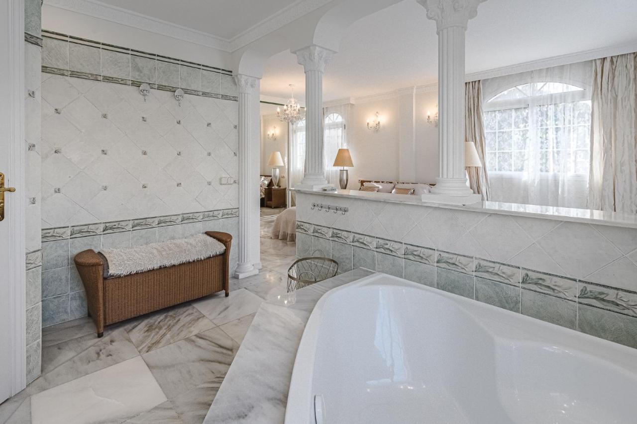 Luxury El Duque Appartement *