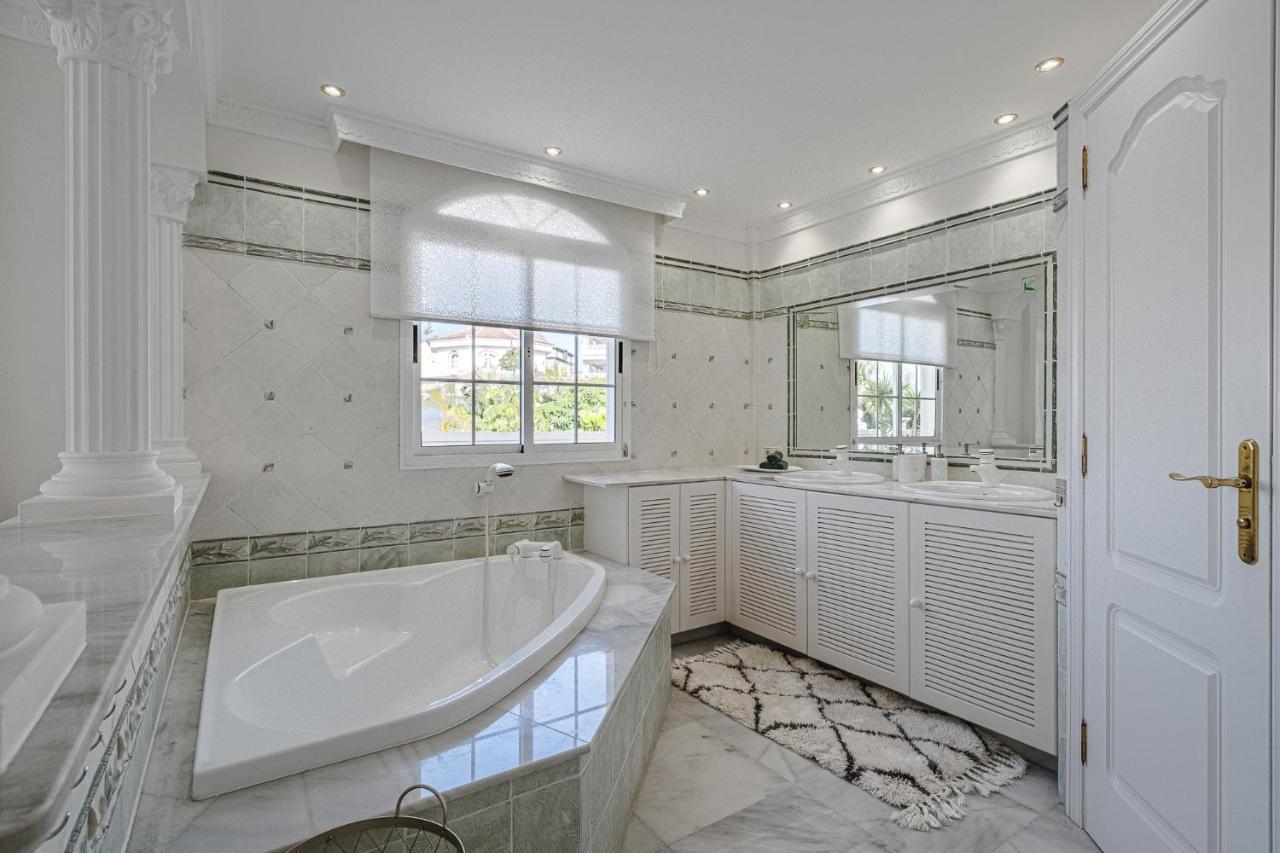 Luxury El Duque *