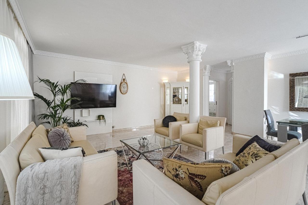 Luxury El Duque Appartement