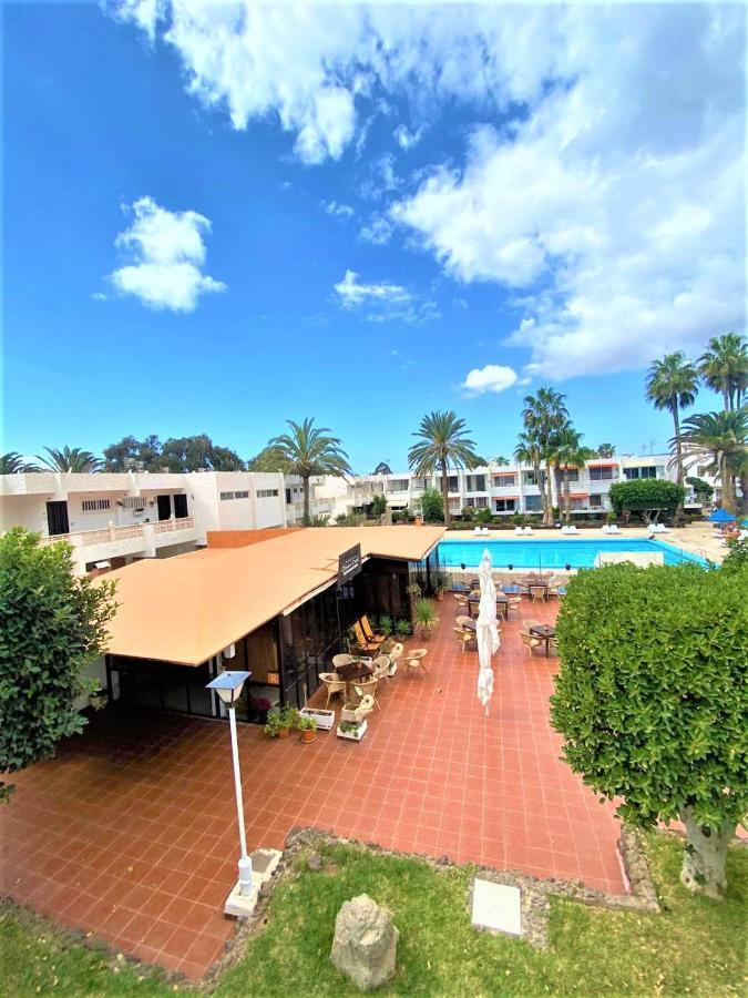 Apartment Cozy One Bedroom With Spacious Terrace. Pool And Garden View