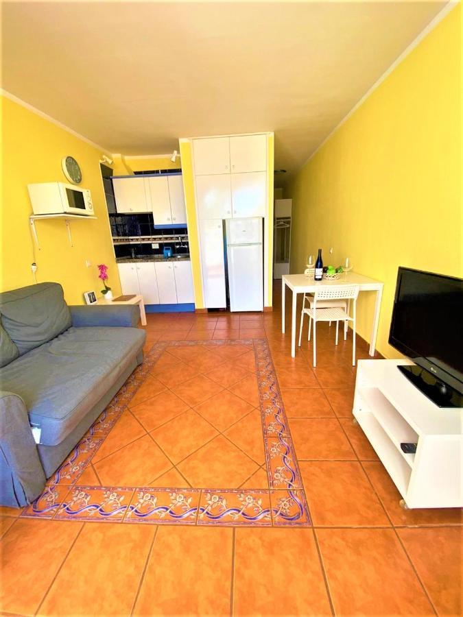 Cozy One Bedroom With Spacious Terrace. Pool And Garden View Apartment *