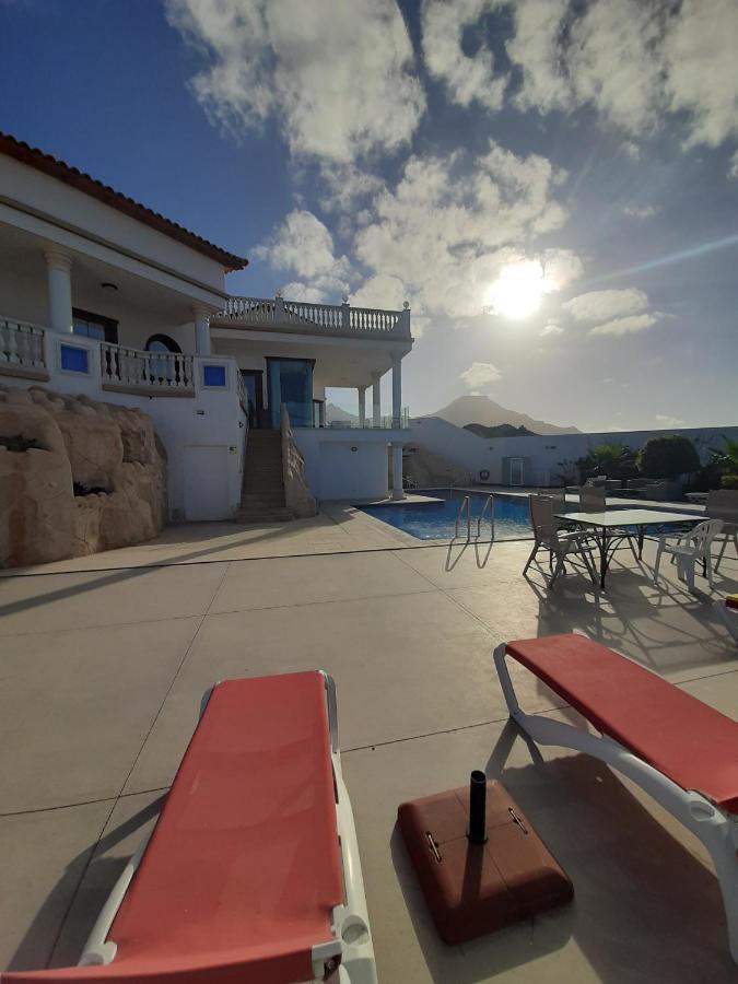 Nautilus Luxury Holiday Villa *