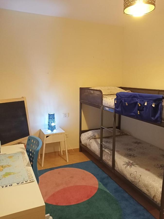Cheerful 3 Bedroom Town House With Garage Holiday home *