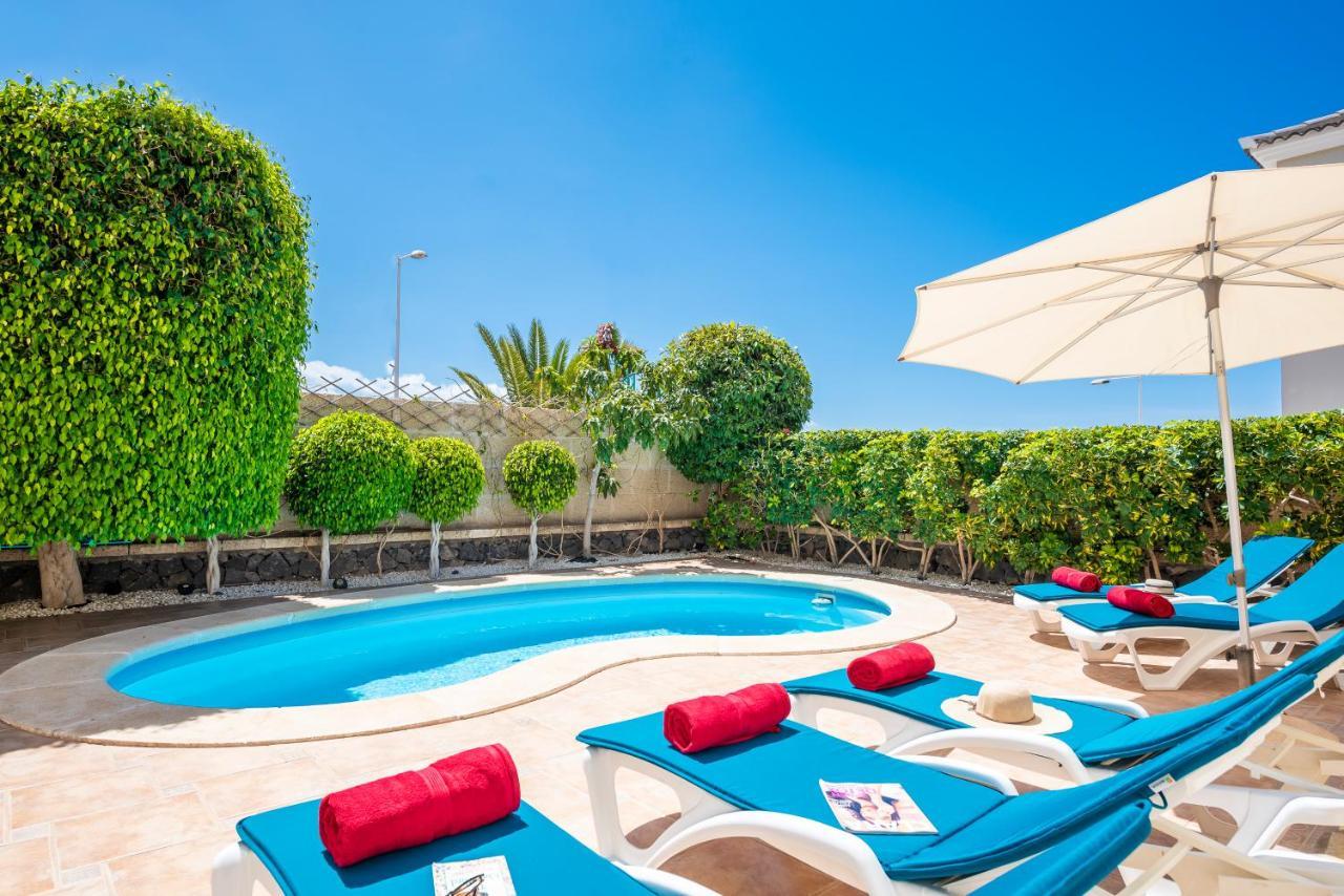 Beautiful Anna With Heated Pool Villa