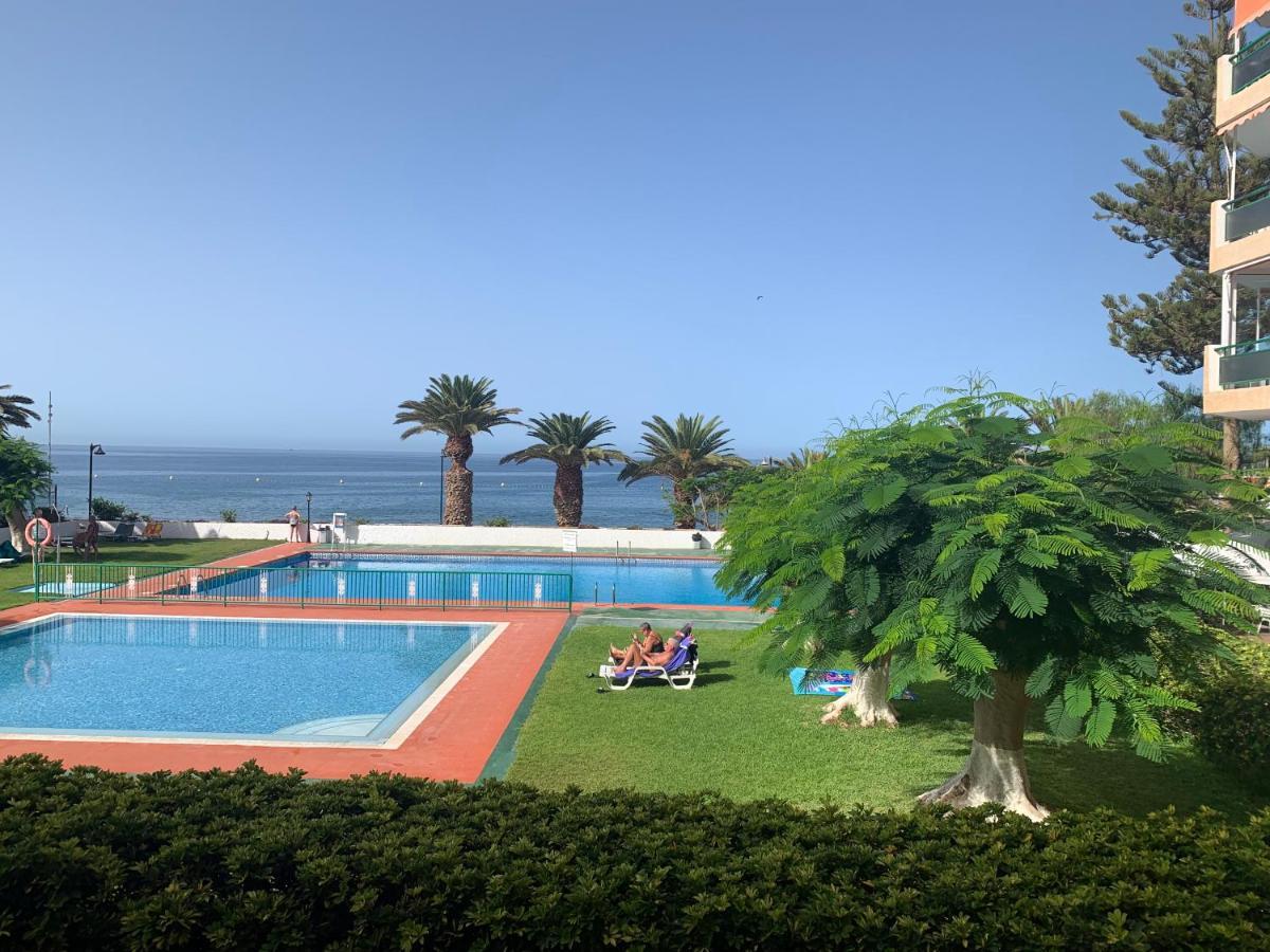 Apartamento Comodoro, Situado En Frente Del Mar *