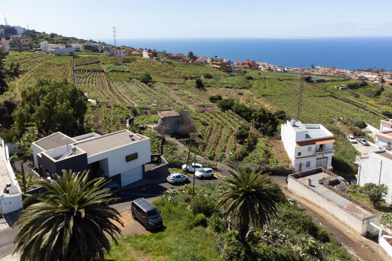 Hébergement de vacances Home2book Amazing Santa Ursula, Sea Views & Terrace *