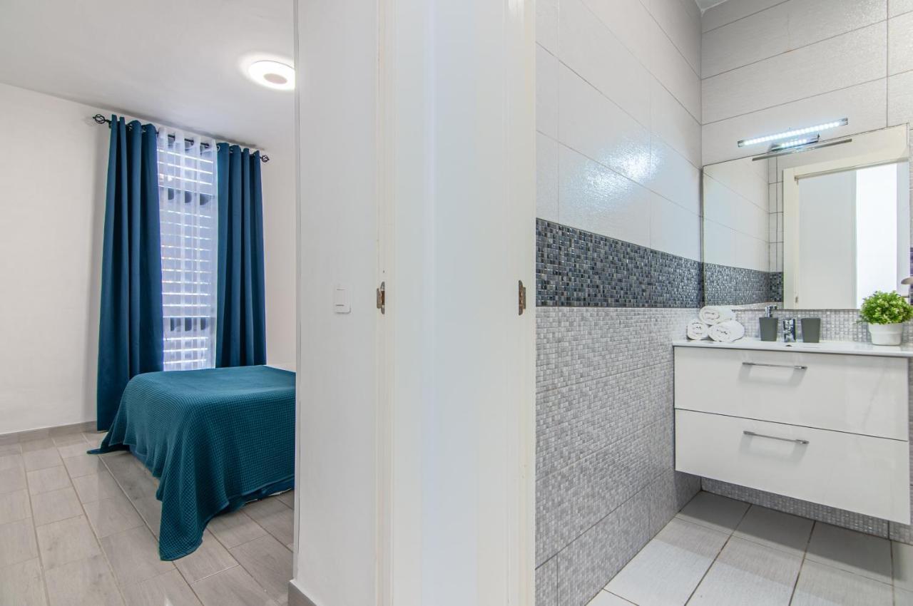 Apartment 2 Bedroom Playa De Americas