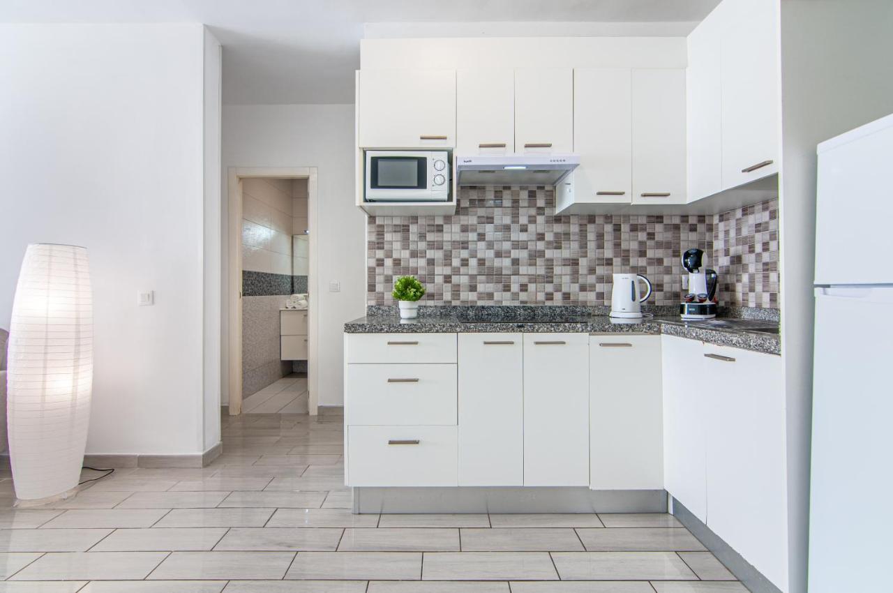 2 Bedroom Playa De Americas Apartment *