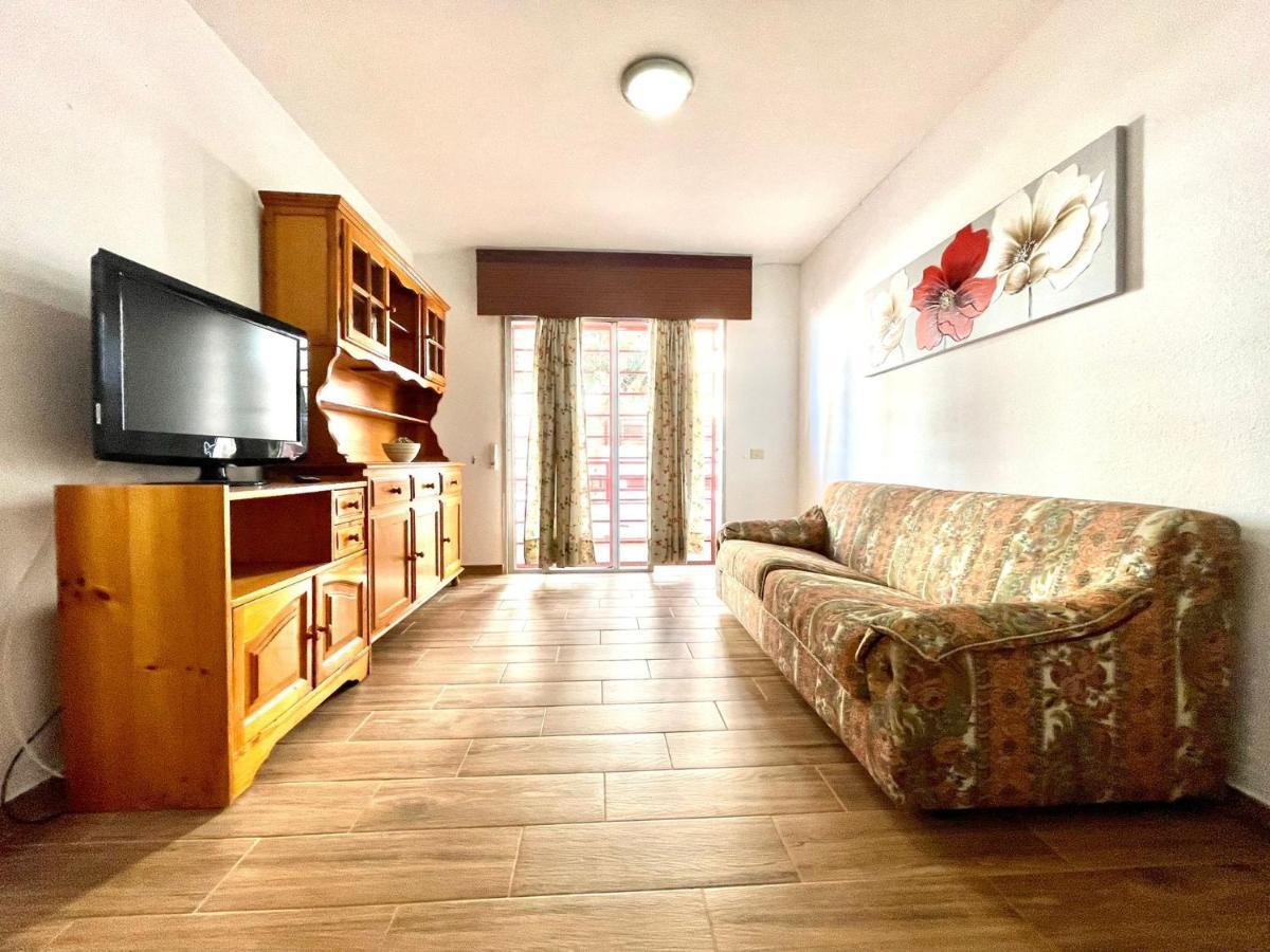 Urb. Palmeras Del Sur Con Piscina Apartamento Costa Adeje (Tenerife)