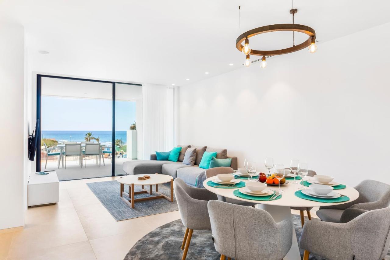 New Luxury First Line Sea View