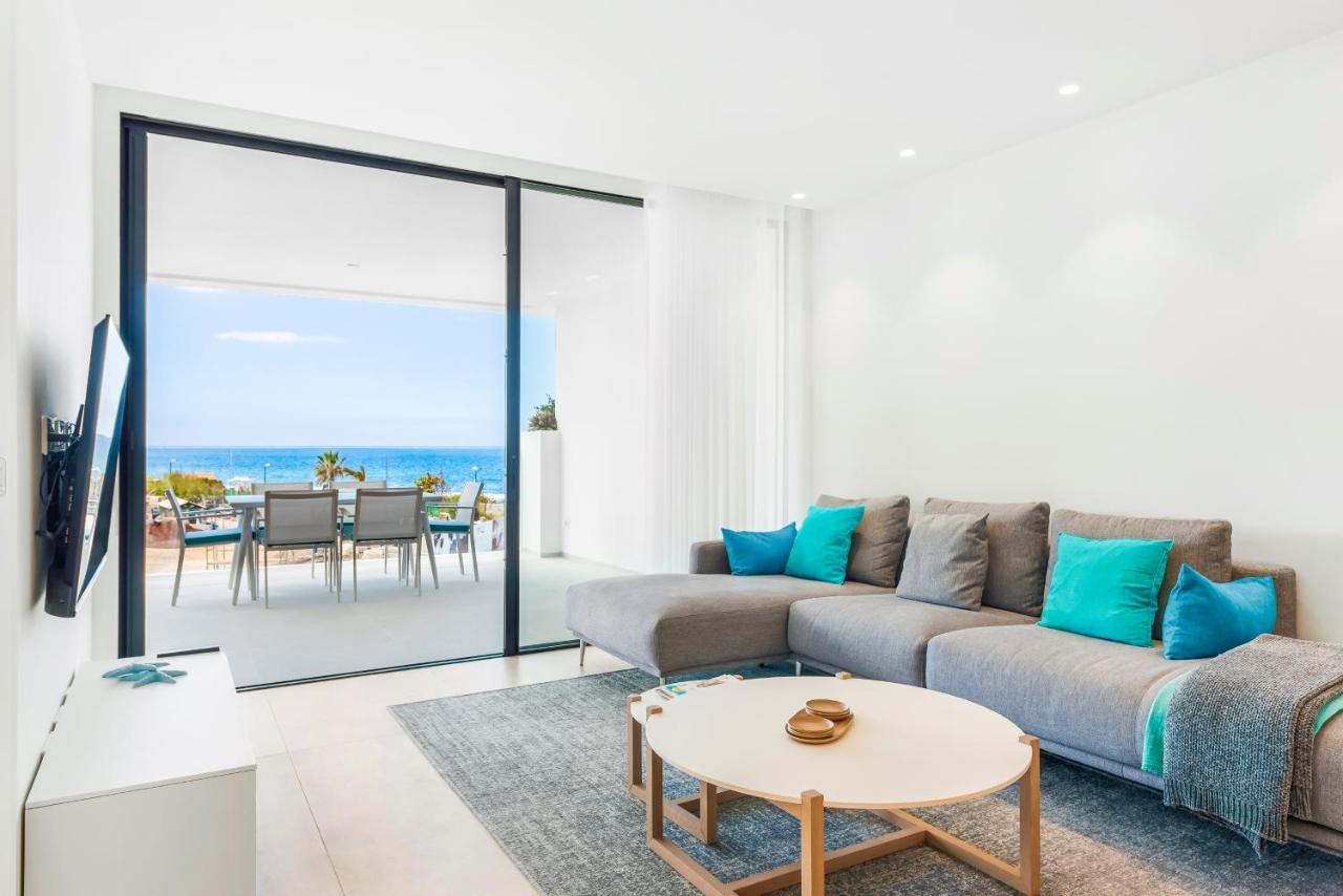 New Luxury First Line Sea View Apartment