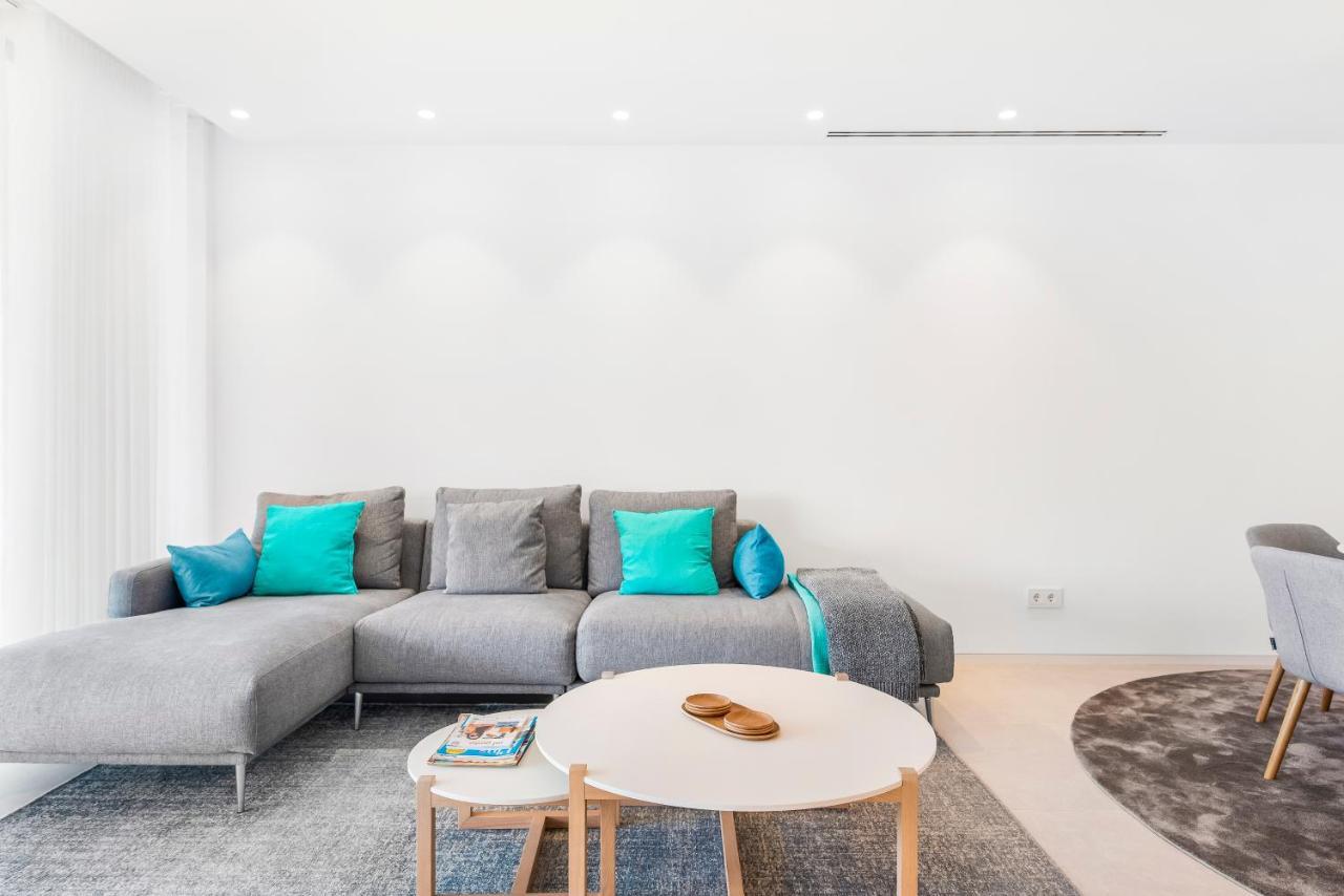 New Luxury First Line Sea View Apartment *