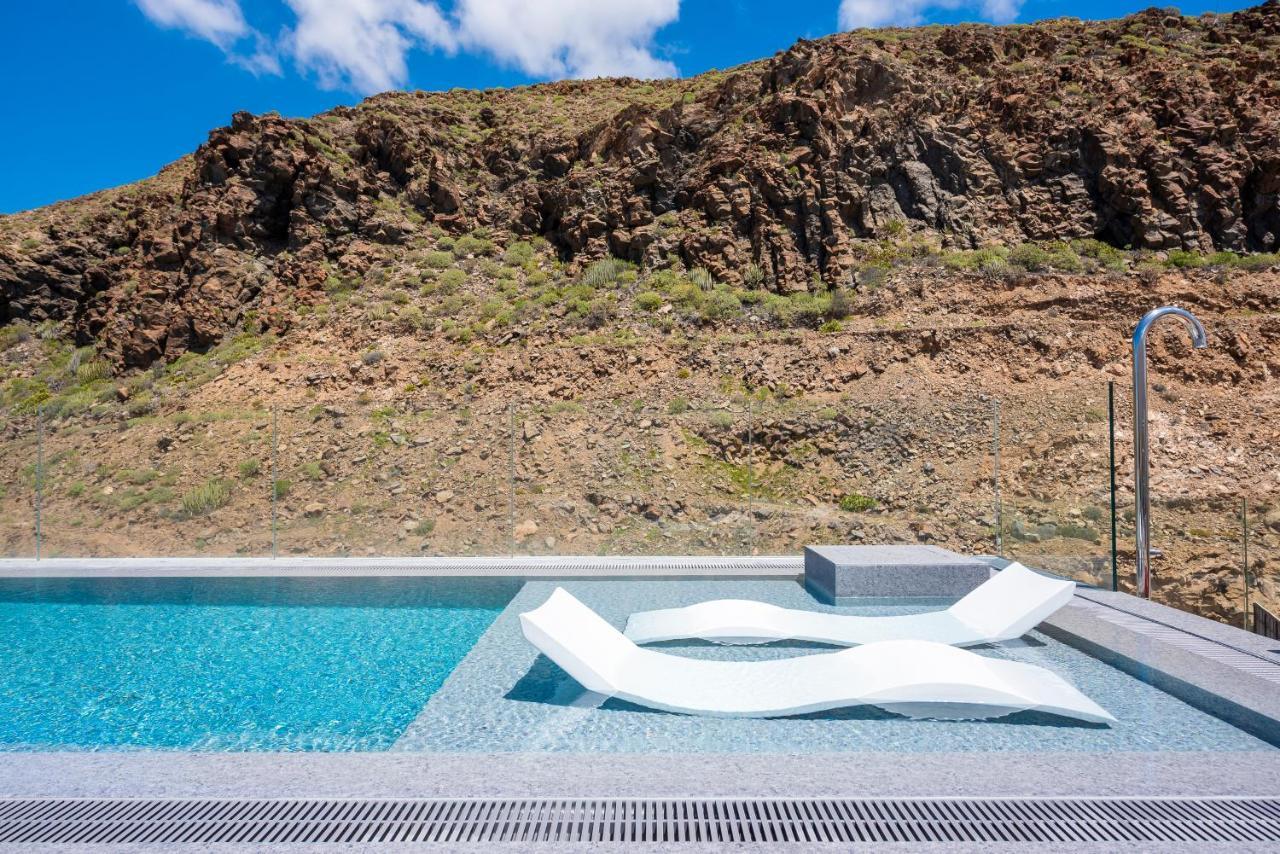 New Luxury First Line Sea View *