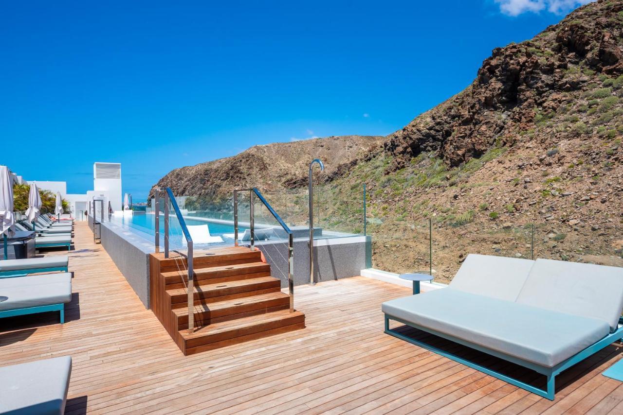 New Luxury First Line Sea View Apartment Palm-mar
