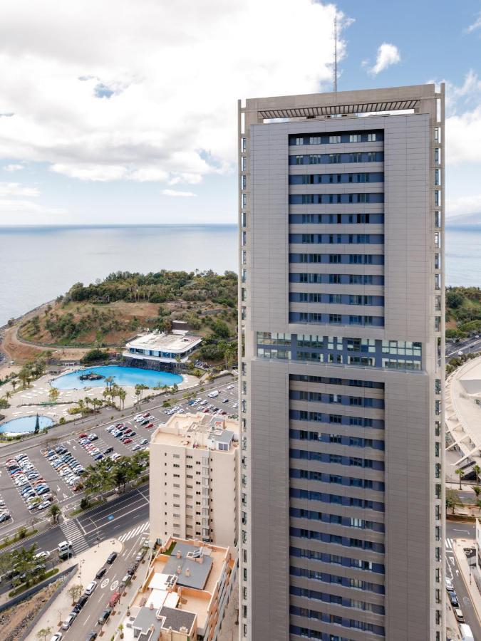 Cruz Twin Towers: Shore & Seaside Views * Santa-Cruz de Ténérife