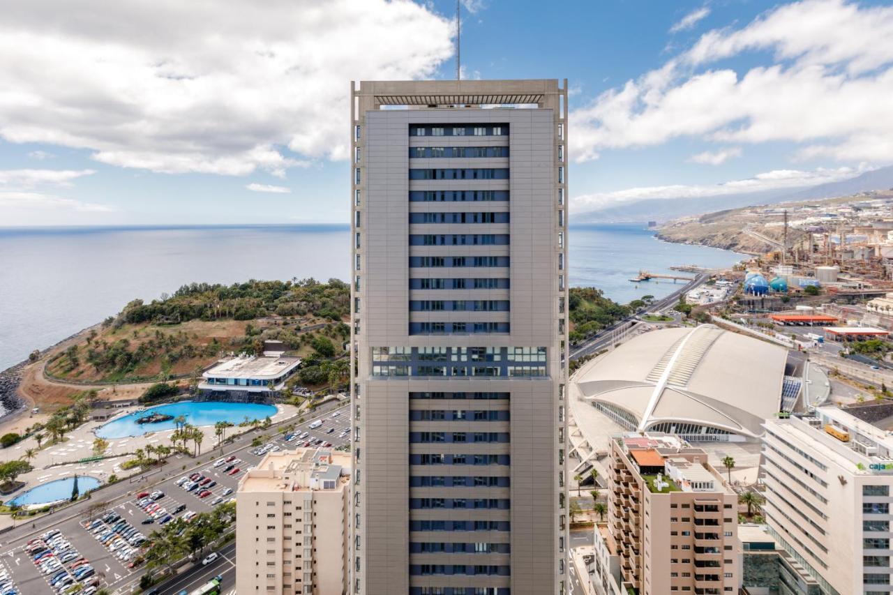 Cruz Twin Towers: Shore & Seaside Views