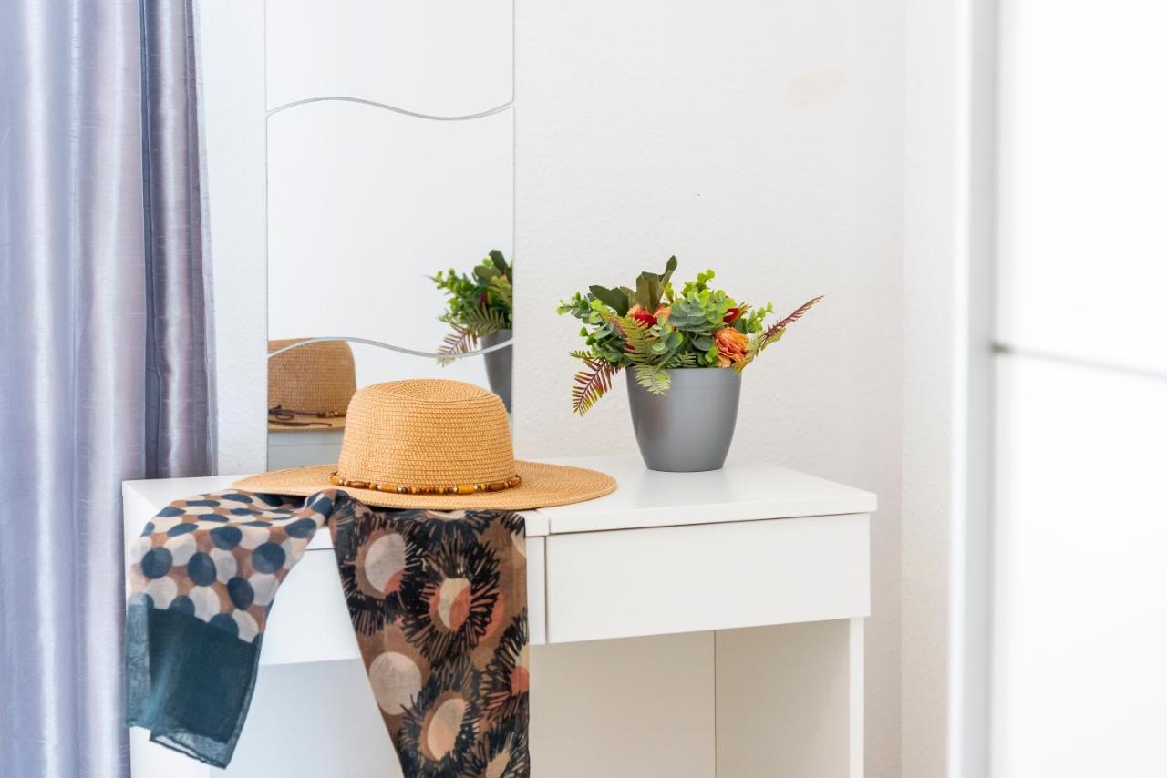 1314 Fabulous 2 Bedroom Roof Terrace *