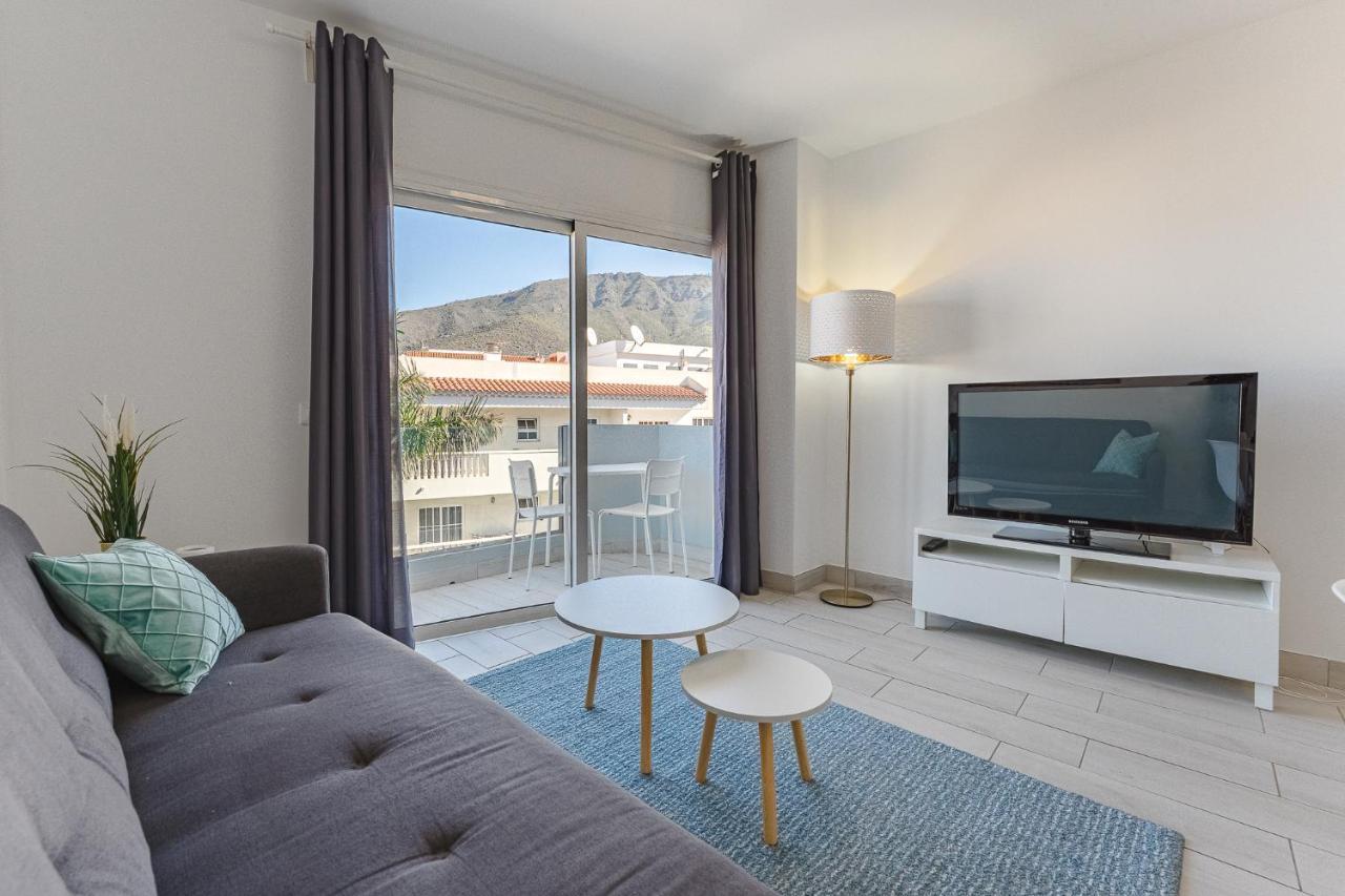 Appartement 303. Modern, Sunny Ifonche With Wifi