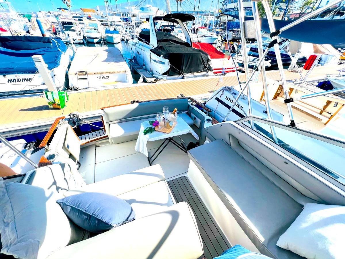 Barco Sihnny - Puerto Colon Bateau-hôtel Costa Adeje (Tenerife)