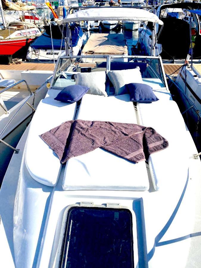 Barco Sihnny - Puerto Colon *
