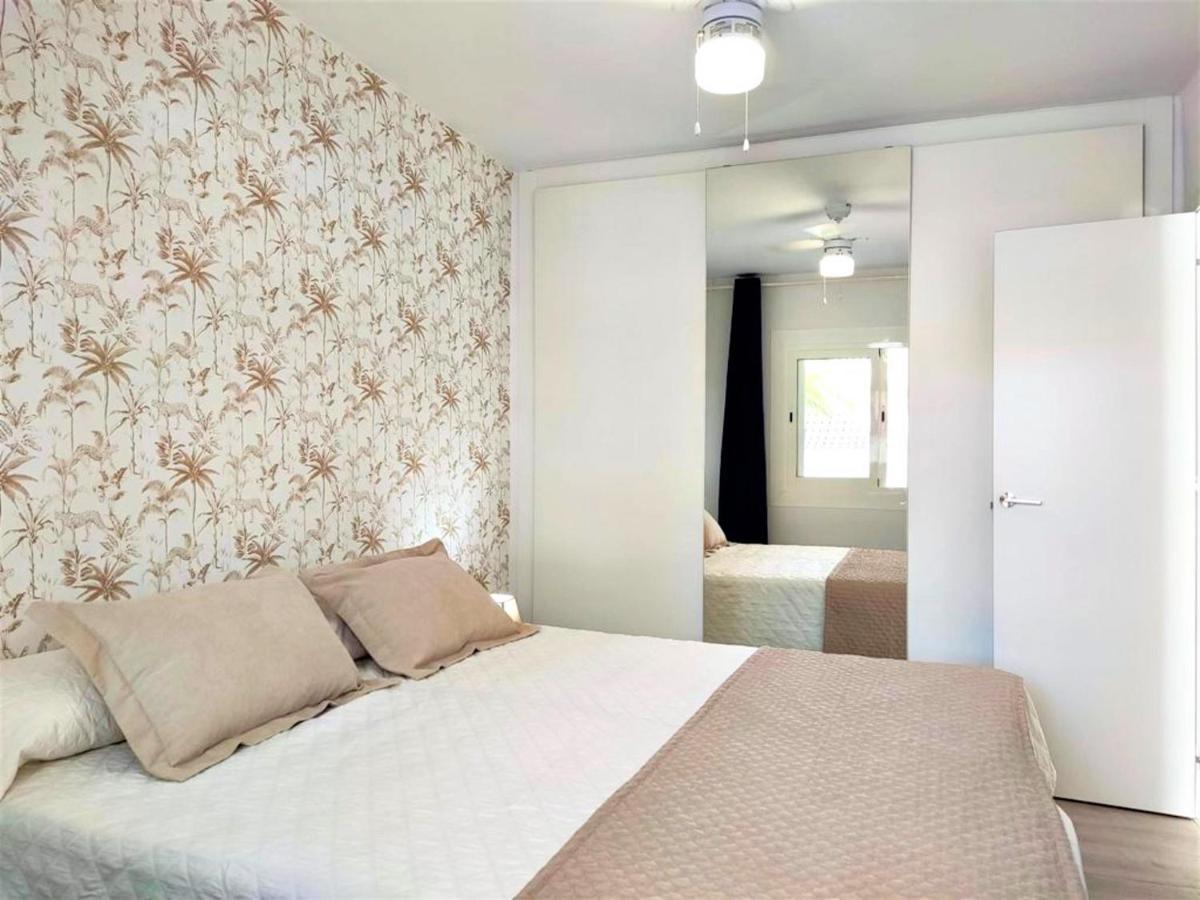 Gold Sand, Huge Terrace, Fast Wi-fi, Sat Tv Apartment *