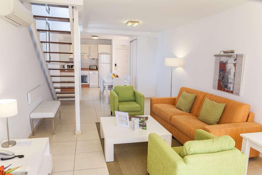 Sunset Bay Club Aparthotel